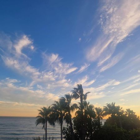 Exclusive Beachfront Penthouse Almayate Alto Bagian luar foto